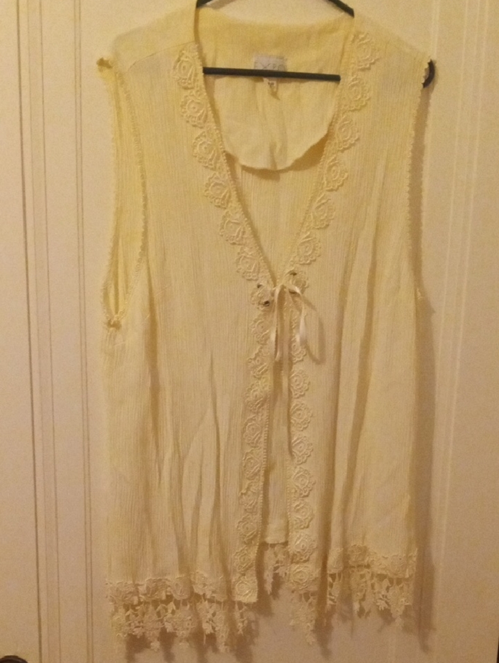 NWOT women sizes 20 Cream Lace Trim Sleeveless Boho sleeveless top